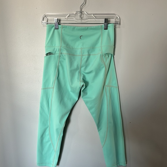 Zyia Capri leggings - Picture 2 of 4